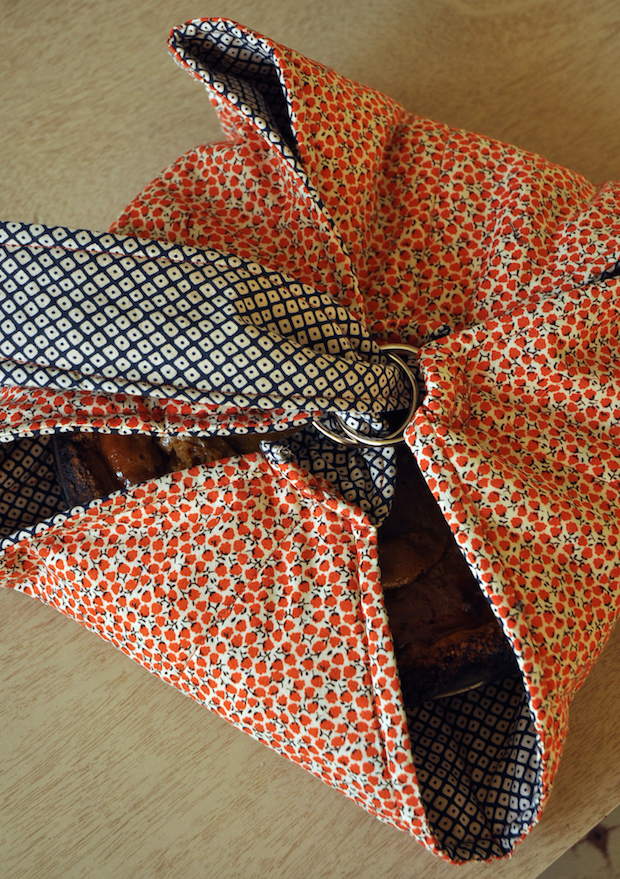 Potluck Necessities: Pie Carrier Tote